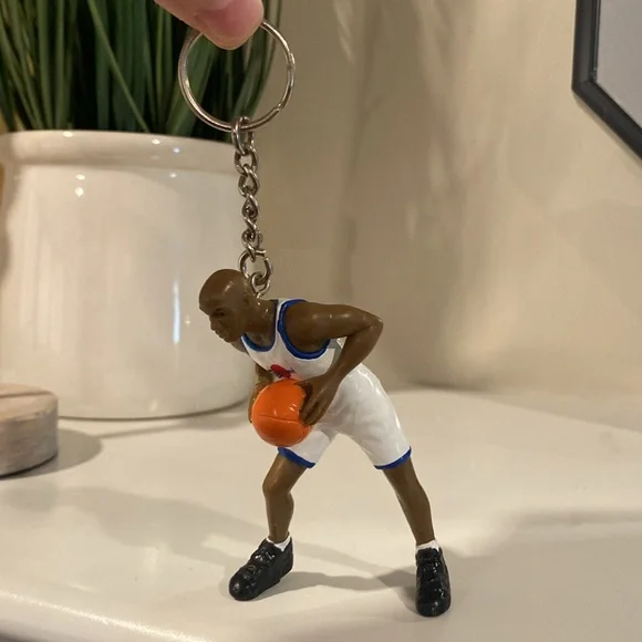 Vintage 1996 Space Jam Michael Jordan Keychain figure figures basketball boys - Picture 2 of 3